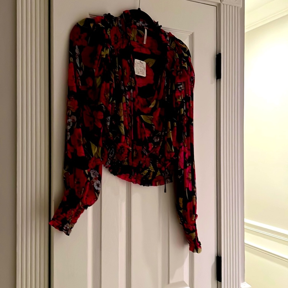 Shirt never worn tags on